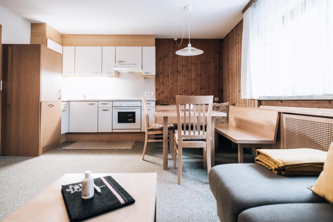 Gaestehaus Laesser Меллау Экстерьер фото